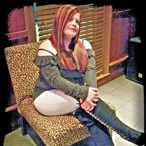 Meet your Posher, April